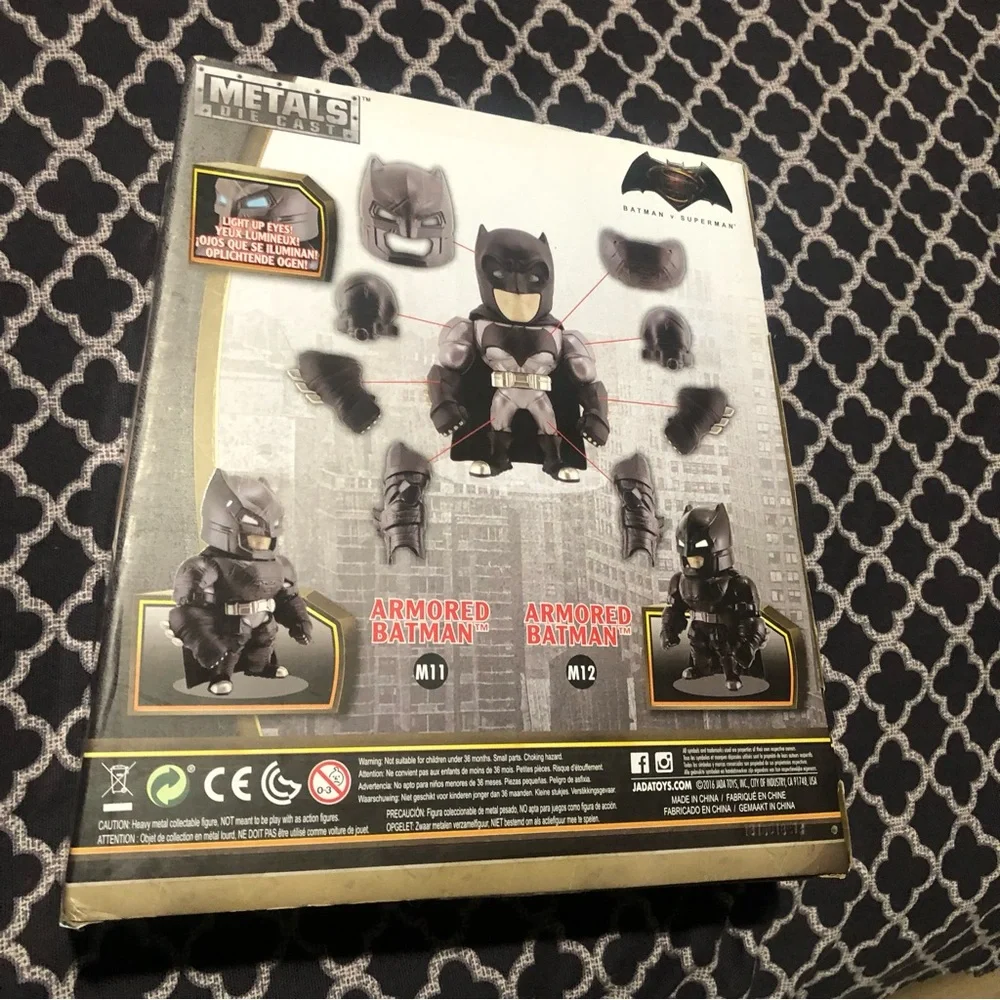 Batman v Superman METALS Die Cast ARMORED 6” BATMAN Action Figure Jada 2015 NEW